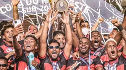 Foto: Twitter oficial do Vitória - Meninos do time sub-20 do Leão, campeõs da Copa do Nordeste