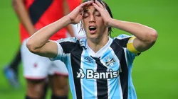Foto: Pedro H. Tesch/AGIF - Geromel foi o primeiro dos "medalhões" antigos do Grêmio a aceitar redução de salário para ficar em 2022