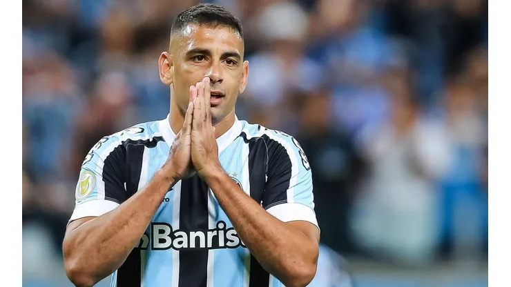 Foto: Pedro H. Tesch/AGIF - Grêmio sondou atacante para substituir Diego Souza