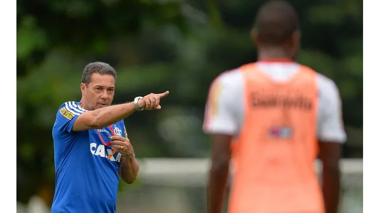 Foto: Pedro Martins/AGIF | Pupilo de Luxa no Flamengo pode parar em rival do Rubro-Negro