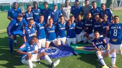 Divulgação / Cruzeiro - Jogadores da base na Toca da Raposa