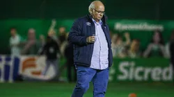 Foto: Fernando Alves/AGIF - Romildo abriu o jogo sobre o futuro de Douglas Costa