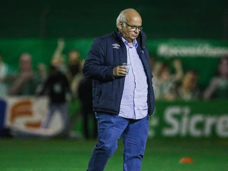 Romildo Bolzan abre o jogo e revela o destino do atacante Douglas Costa para o ano de 2022