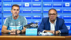 Foto: Lucas Uebel/Grêmio/Divulgação: Mancini e Dênis Abrahão: treinador e VP de futebol estão de olho em reforços