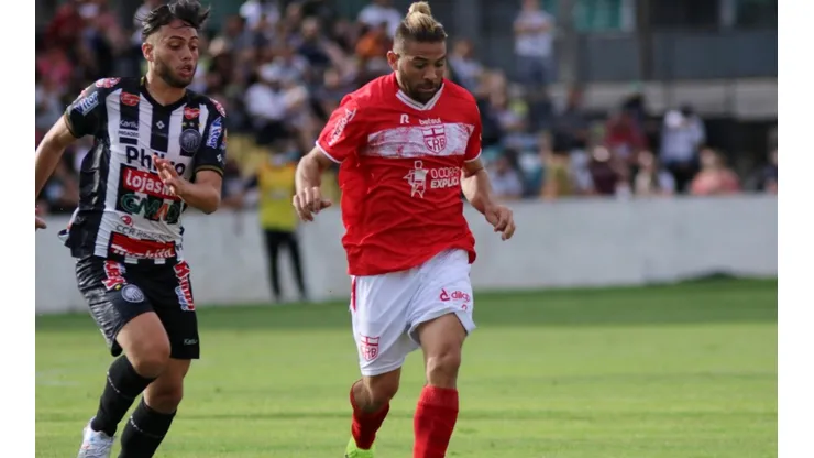 Foto: Joao Vitor Rezende Borba/AGIF - Diego Torres em ação CRB