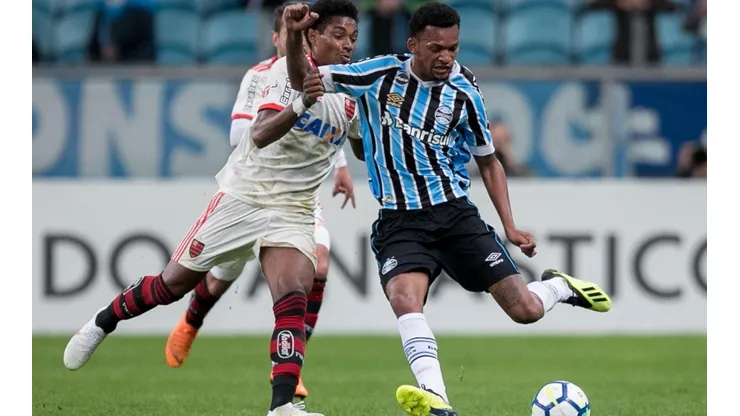 Foto: Liamara Polli/AGIF - Sem clube, o volante vem sendo avaliado pelo Tricolor
