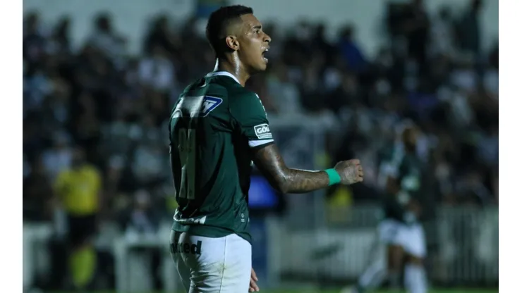 Foto: Joao Vitor Rezende Borba/AGIF - Alef Manga puxa fila de reforços para o Coritiba em 2022