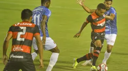 Jhony Pinho/AGIF - Cedric jogador do Vitoria durante partida contra o Doce Mel no estádio Barradão pelo campeonato Baiano 2021