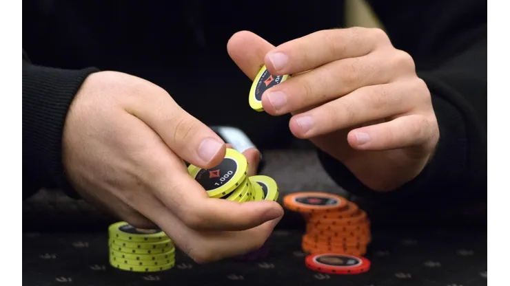 Poker entre os amigos é uma boa para o réveillon (Foto: Getty images)