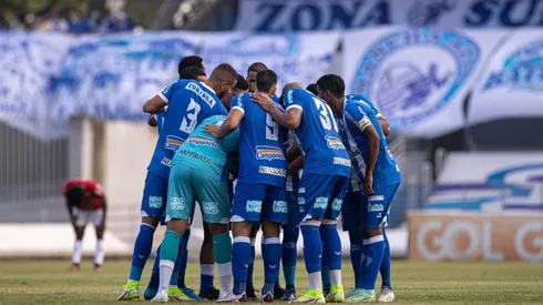 Foto: (Celio Junior/AGIF) – O CSA terminou a Série B 2021 fora do G4, mas uma denúncia no STJD pode influenciar a tabela do campeonato