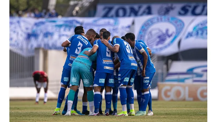 Foto: (Celio Junior/AGIF) - O CSA terminou a Série B 2021 fora do G4, mas uma denúncia no STJD pode influenciar a tabela do campeonato