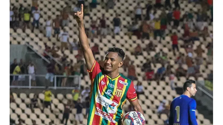 Foto: Ronald Felipe/AGIF - Maurício em ação pelo Sampaio