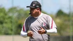 Foto: (Site Oficial Santa Cruz/Rafael Melo/Santa Cruz) - Leston Júnior mandou um recado para os jogadores do Santa Cruz, que estão em período de recesso