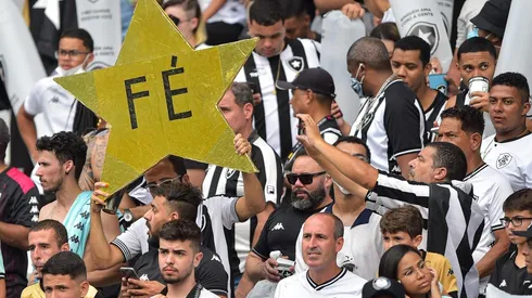 Foto: Thiago Ribeiro/AGIF | O torcedor botafoguense vive a esperança de a SAF traga dias ainda melhores para o Glorioso