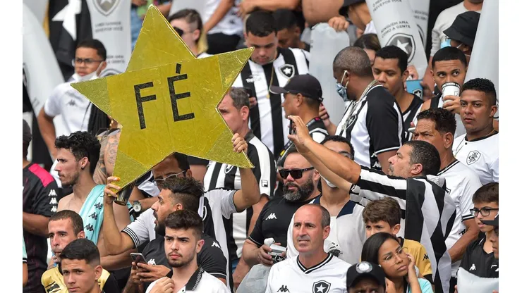 Foto: Thiago Ribeiro/AGIF | O torcedor botafoguense vive a esperança de a SAF traga dias ainda melhores para o Glorioso