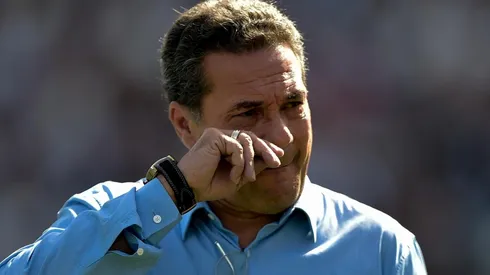 Foto: Thiago Ribeiro/AGIF - Luxa foi dispensado por Ronaldo.