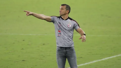 Foto: Guilherme Drovas/AGIF - Ranielle Ribeiro, treinador do Campinense