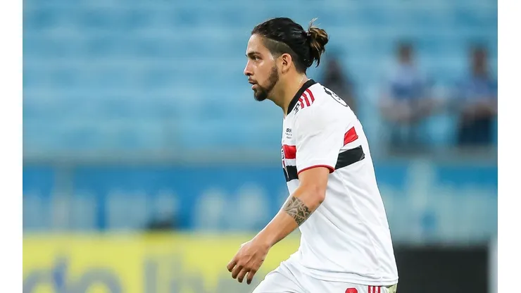 Foto: Pedro H. Tesch/AGIF - Grêmio não para em Benítez e quer mais um meia argentino