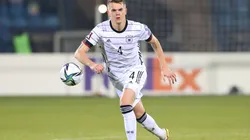 Alexander Hassenstein/Getty Images - Matthias Ginter em campo pela seleção alemã