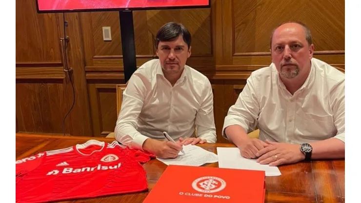 Foto: Twitter Oficial SC Internacional/Divulgação | Cacique Medina dá "ok" para busca de 'camisa 7'