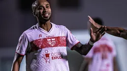 Wesley jogou pelo CRB em 2021 (Foto: Heber Gomes/AGIF)
