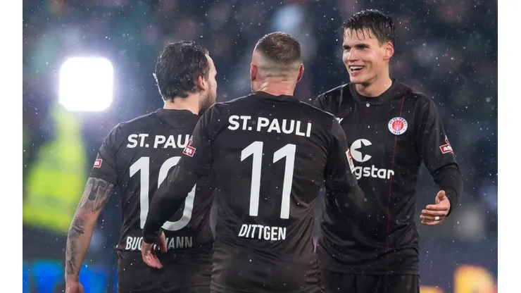 Mario Hommes/DeFodi Images via Getty Images - Jogadores do ST. Pauli