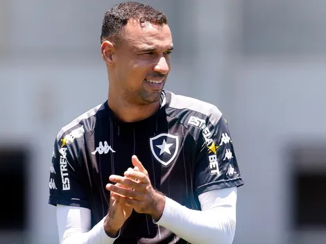 Botafogo quer repor saída de Gilvan e abre conversas por 2 zagueiros