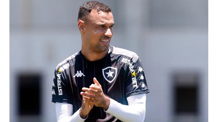 Foto: Vitor Silva/Botafogo/Divulgação - Gilvan: deixou o Botafogo após o término da temporada