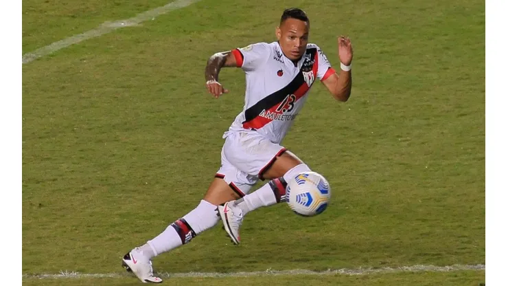 Foto: Jhony Pinho/AGIF - Janderson: após o Atlético-GO, irá defender o Grêmio