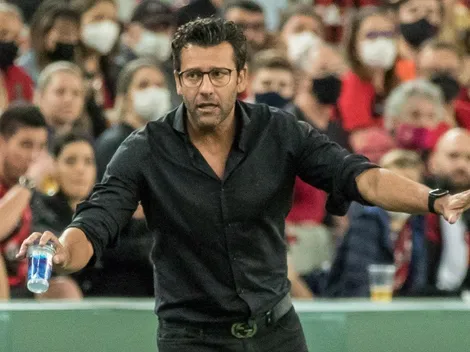 Titular de Alberto Valentim, meio-campista expõe momento conturbado: "Foi muito difícil"