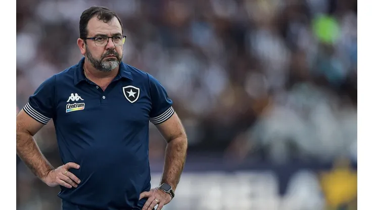 Thiago Ribeiro/AGIF/ Botafogo segue atento no mercado da bola e avançou na contratação de dois reforços para a próxima temporada