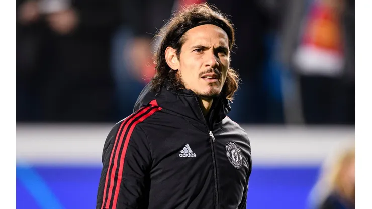 Cavani deve deixar o United e quer jogar no Barcelona em 2022, diz jornal