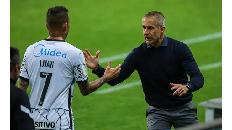 Foto: Pedro H. Tesch/AGIF | Reprovado por Sylvinho, medalhão revela acordo com o Ceará