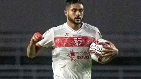 Foto: (Celio Junior/AGIF) - Após passagem apagada, Júnior Brandão está de saída do CRB