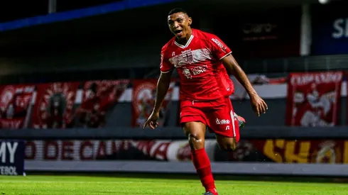 Aílton Cruz/ CRB - Emerson Negueba, atacante do CRB