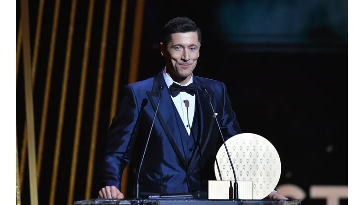 Aurelien Meunier/Getty Images - Lewandowski ganhou o prêmio de melhor atacante a temporada