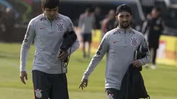 Foto: Daniel Augusto Jr, Agência Corinthians - Carille indicou Clayson (à dir.) para reforçar Santos em 2022