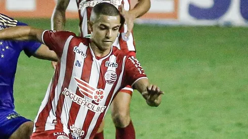 Foto: Paulo Paiva/AGIF | Djavan segue no Náutico até o fim da Série B de 2022