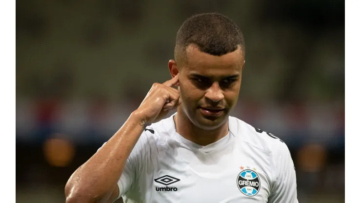 Foto: Kely Pereira/AGIF - Alisson puxa fila e mais dois estão de saída do Grêmio