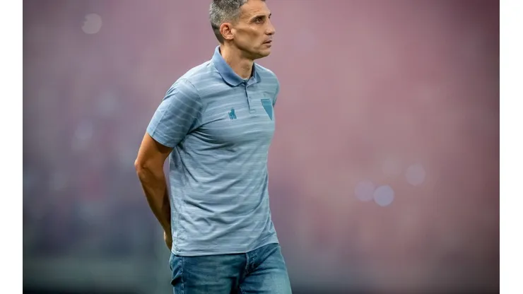 Juan P. Vojvoda técnico do Fortaleza durante partida contra o Juventude no estádio Arena Castelão pelo campeonato Brasileiro A 2021. Foto: Pedro Chaves/AGIF