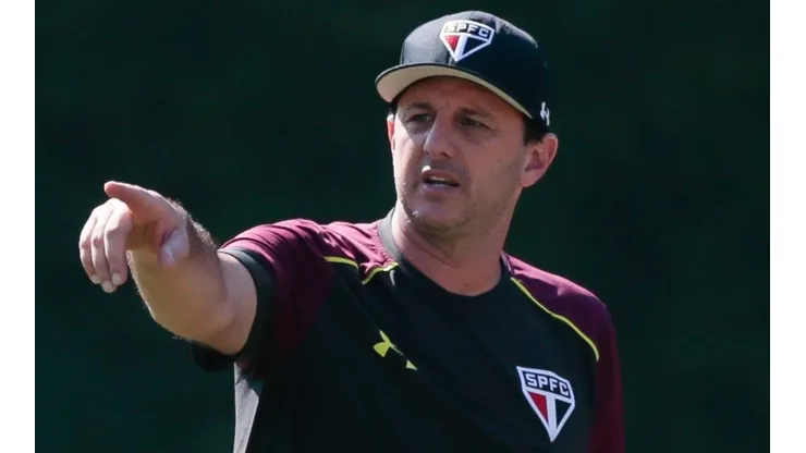 Foto: Marcello Zambrana/AGIF - Ceni terá mais uma opção no meio-campo do São Paulo.