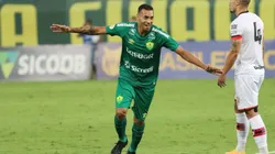Élton anotou 15 gols na temporada 2021 com a camisa do Cuiabá (Foto: AssCom Dourado)