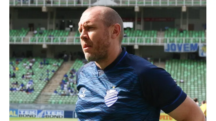 Foto: Fernando Moreno/AGIF - Mozart, treinador do CSA
