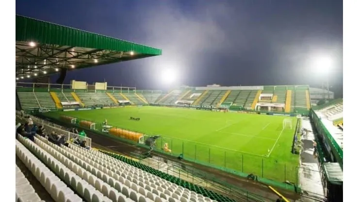 ristiano Andujar/Getty Images - Chapecoense procura ex-zagueiro do Fluminense e CRB para reforçar elenco na Série B