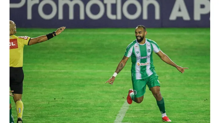 Fernando Alves/AGIF- Dalberto, atacante do CSA
