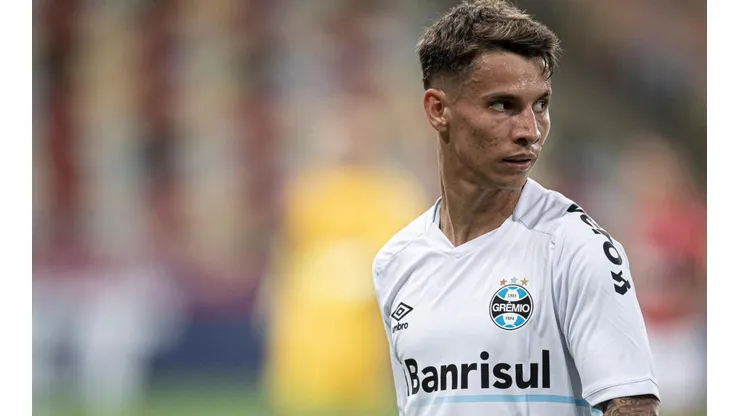 Foto: Jorge Rodrigues/AGIF - Ferreira: pode mudar de clube após o rebaixamento do Grêmio à Série B