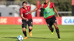 Foto: Gilvan de Souza/Flamengo - Cuéllar (à esq.) estaria de saída do Al-Hilal e retorno ao Flamengo já é ventilado