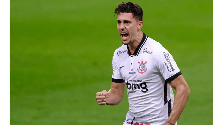 Foto: Marcello Zambrana/AGIF - Danilo Avelar: Corinthians teme que Cruzeiro se retire do negócio