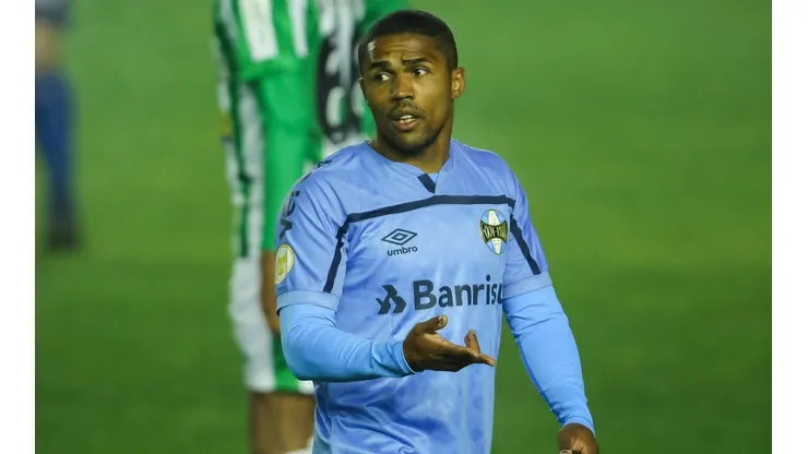 Foto: Pedro H. Tesch/AGIF - Douglas Costa: revelou a amigos seu desejo para 2022