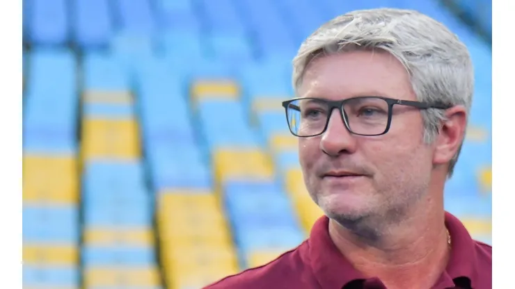 Foto: Thiago Ribeiro/AGIF - Odair Hellmann: técnico brasileiro quer levar joia do Coxa para os Emirados Árabes Unidos
